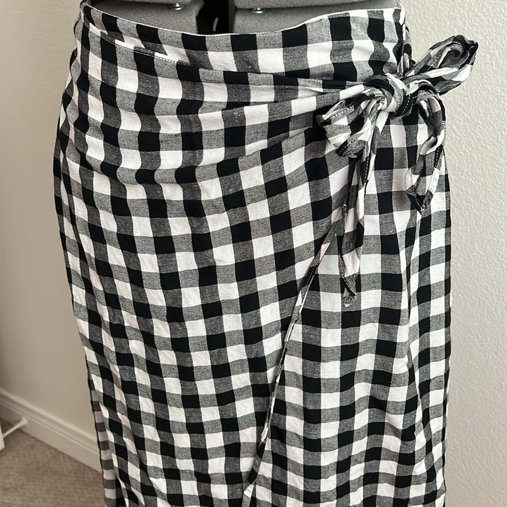 Madewell black-and-white checkered wrap skirt - Picture 2 of 10